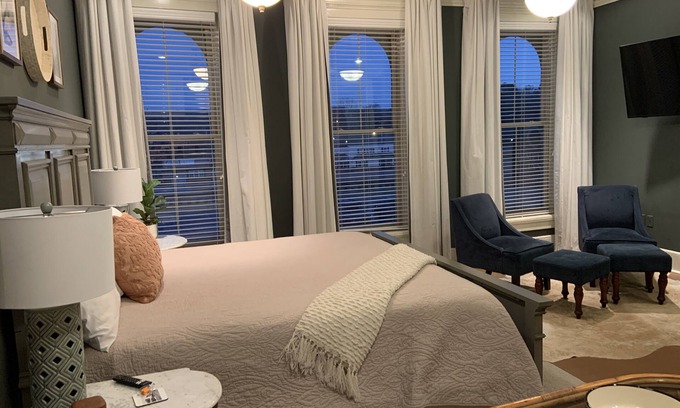Sweetwater Apartment | Archer Suite- Remedies Inn historic downtown