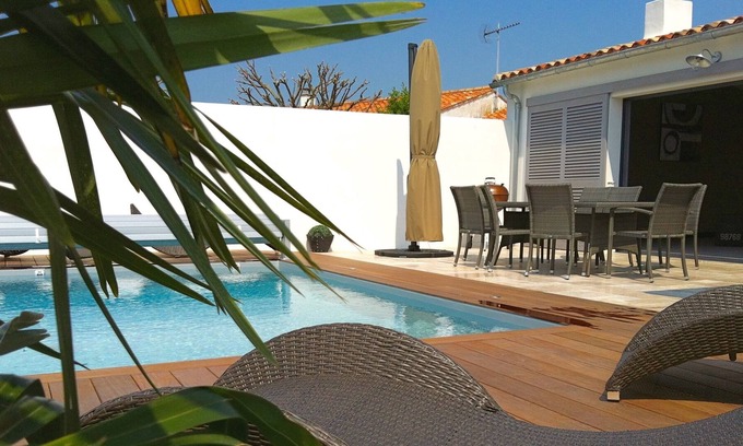 La Flotte House | Architect Villa 9 people / heated pool from April to September.