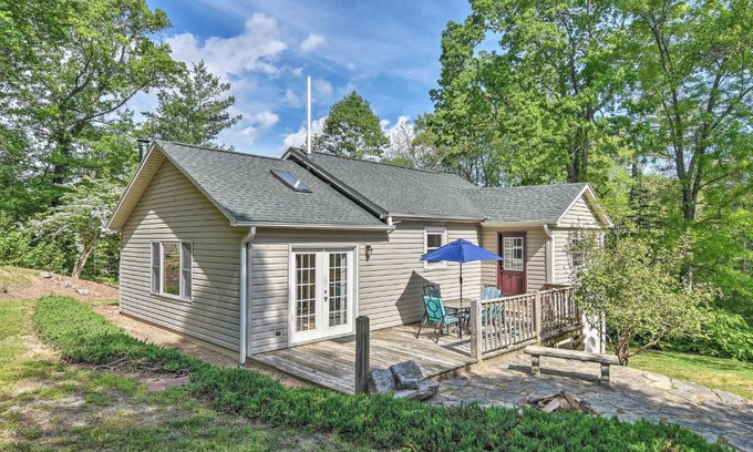 Arden House | Arden Cottage with Fire Pit - 11 Mi to Asheville