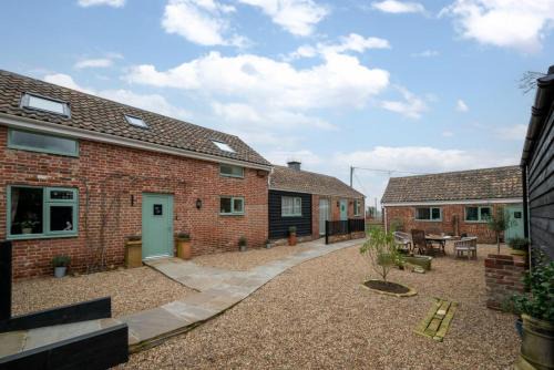 Sudbury House | Ardley Cottages