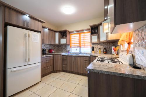 Isabela House | Arenales Guest House