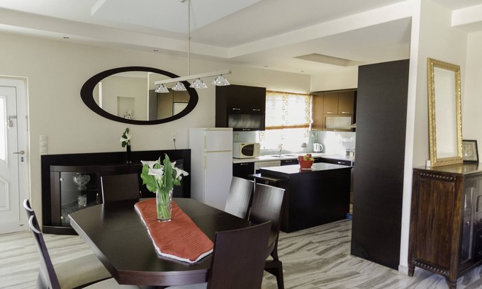 Kounoupidiana Apartment | Arias'- Welcoming Guest House in Kounoupidiana -3km from the beach!