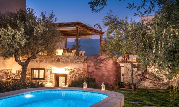 Pombia Apartment | Arismari Houses - Arismari