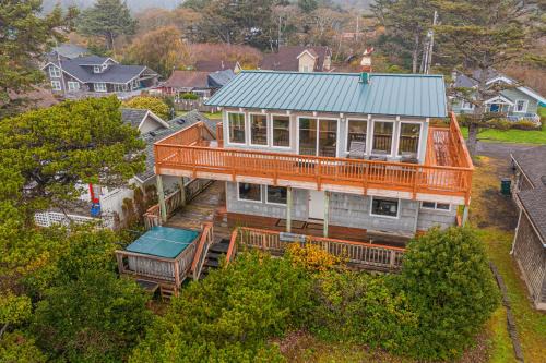 Rockaway Beach House | Arnold Beach House 2 second floor