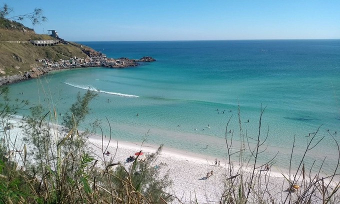 Taio Apartment | Arraial do Cabo, Praia dos Anjos and Praia do Forno Trail (Center)