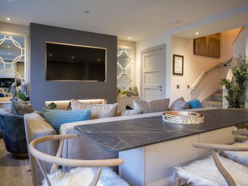 Isle of Arran House | Arran Shores Luxury Shorefront Apartment 3