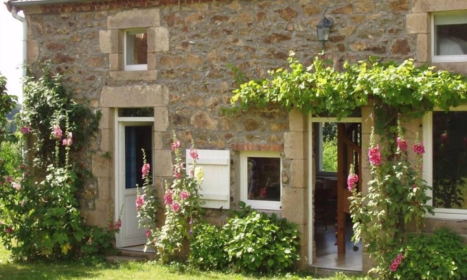Ars-les-Favets House | Ars Les Favets: House/Villa - Ars Les Favets