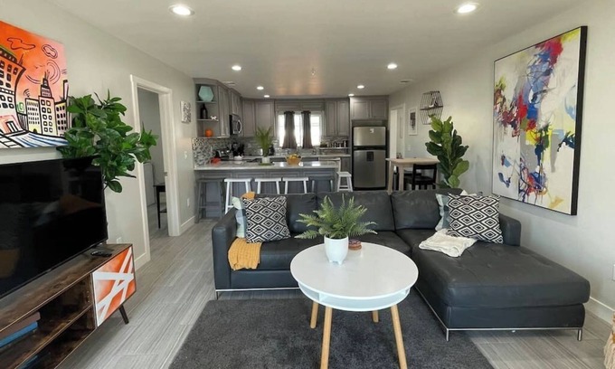Southeastern Sacramento House | ART HOUSE, king beds near the breweries