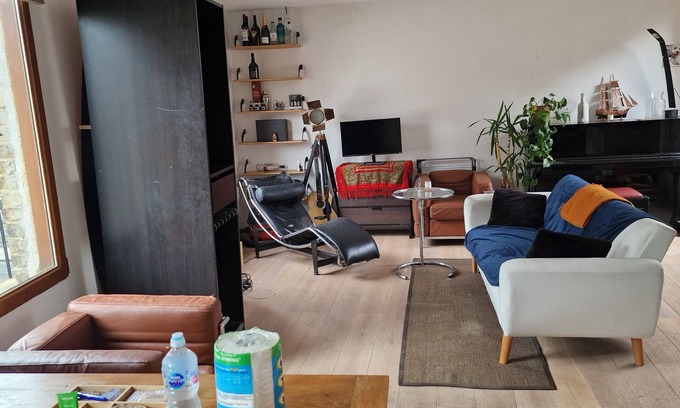 Hoxton Apartment | Artist home