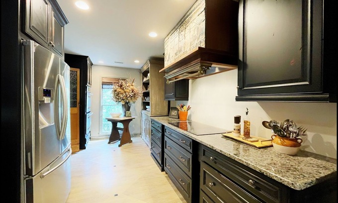 Mount Pleasant House | Artistic Retreat Home - The Perfect Spot in Mt. Pleasant