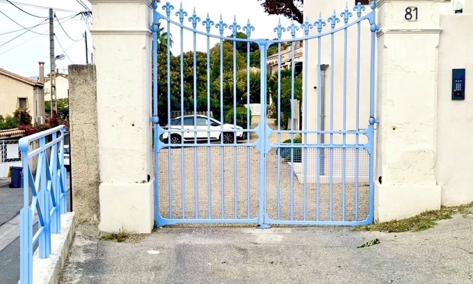 Saint-Henri Apartment | Artists' house. Wide sea and harbor views. And garden with chalet