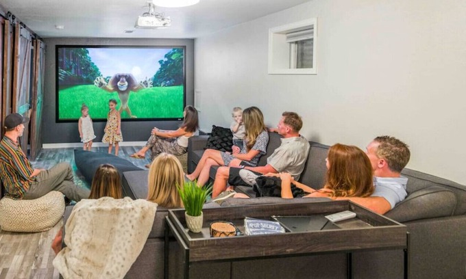 Alta Vista Area House | Arvada Speakeasy: Theater, Fire Pit, Grill, Poker