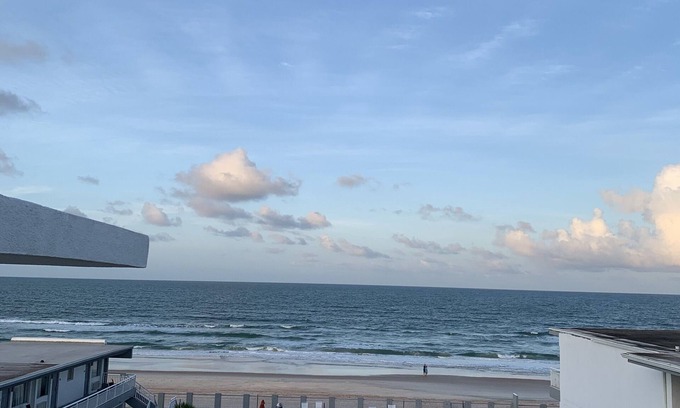 Ormond Beach Apartment | Arya Blu Inn & Suites
