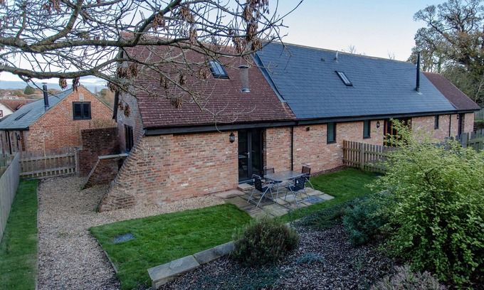 Wootton Bridge Cottage | Ash Barn - Fernhill Farm