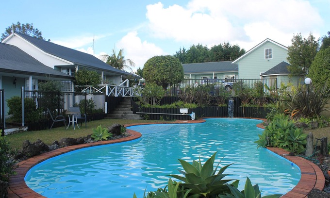 Haruru Hotel | Ash Grove Boutique Motel