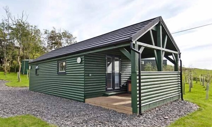 Newland Near Ulverston Cottage | ASH LODGE, romantic, with hot tub in Pennington