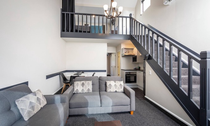 Merivale Hotel | Ashford Motor Lodge