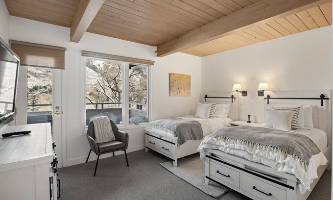 Aspen Condo | Aspen Alps Comfortable Three Bedroom Condo alongside Aspen Mountain