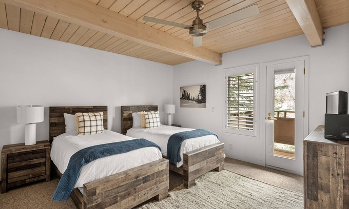 Aspen Condo | Aspen Alps Two-Bedroom Condo - close to Aspen Mountain