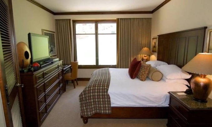 Aspen Resort | Aspen Ritz Carlton - Charming 3-bedroom resort with WiFi, fitness room