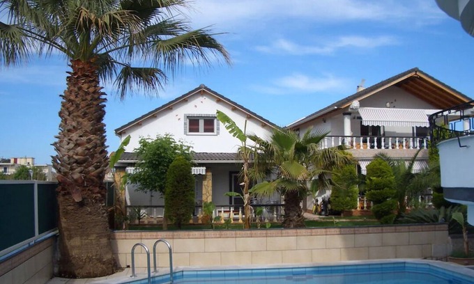 Ammoudia House | Aspri Villa vacation home, only 300 m to the beach