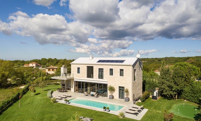 Sveti Lovrec Villa | Astounding Istra Villa | 4 Bedrooms | Villa Mediterranean Influence