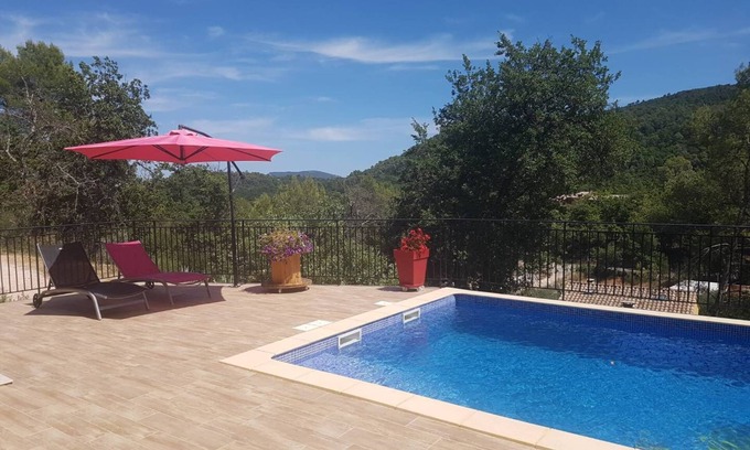 Neoules Bed & Breakfast | At Angel's