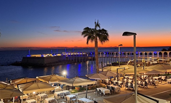 Civitavecchia Apartment | At Belle Vue Apartment enjoy the stunning sea view and romantic sunset