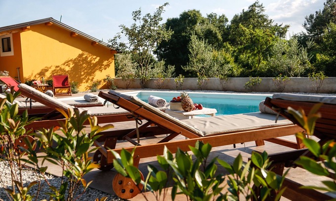 Manjadvorci House | At nature's doorstep