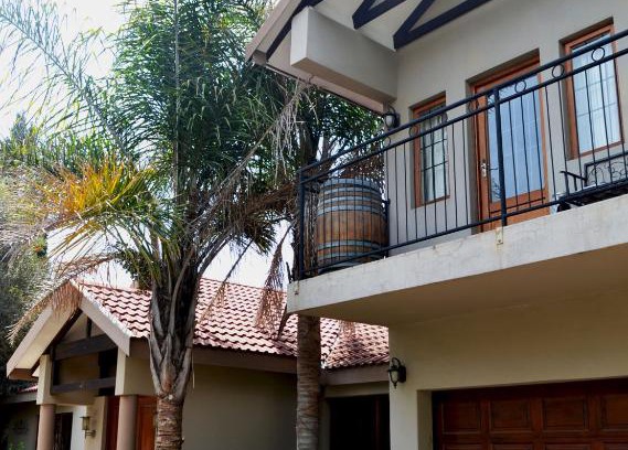 Vanderbijlpark House | At Olive Guesthouse