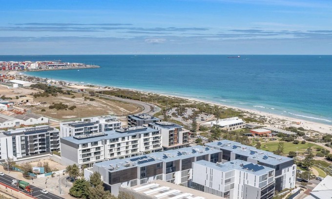 North Fremantle Apartment | AT THE BEACH - 2bed, 2bath, Fully Furnished.