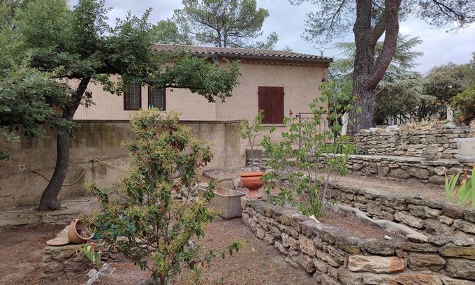 Maubec House | At the foot of the Luberon, beautiful house with swimming pool.
