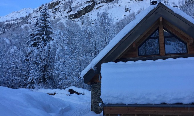 Vaujany Ski Chalet | At the foot of the ski slopes and hiking in a renovated mill 5p-3ch