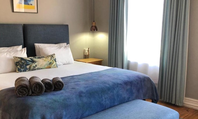 Knysna House | At The Loerie