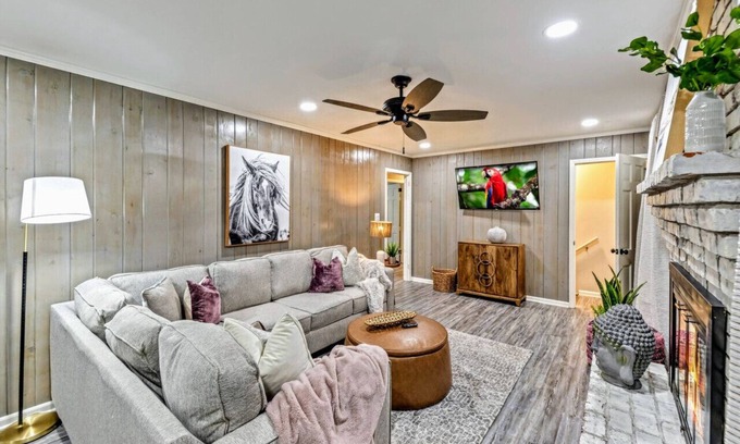 East Cobb House | ATH -Marietta -5BR -Pet Friendly - Fenced (bberry)