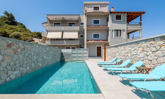 Filerimos Apartment | Athena PoolFront Suite