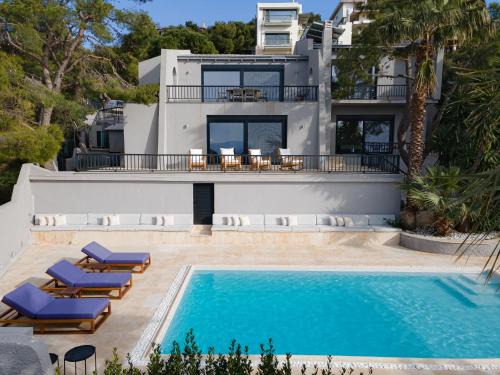 Saronida Villa | Athenian Black Villa