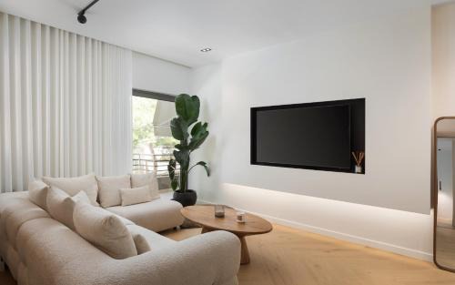 Varkiza Apartment | Athenian Riviera Stunning Residence