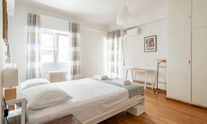 Kypseli Apartment | AthensHomes Friends AND Families Comfort 5Br-3Ba