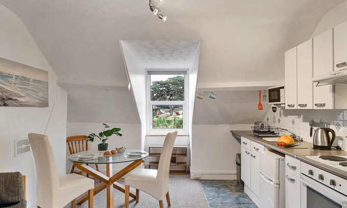 Roundham Apartment | Atherfield Apartments No. 8 - Roof Tops