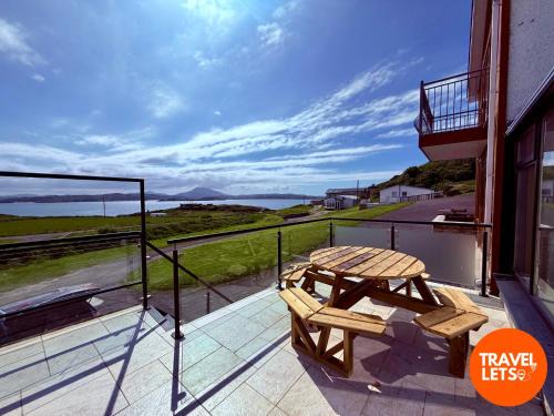 Downings House | Atlantic View Retreat