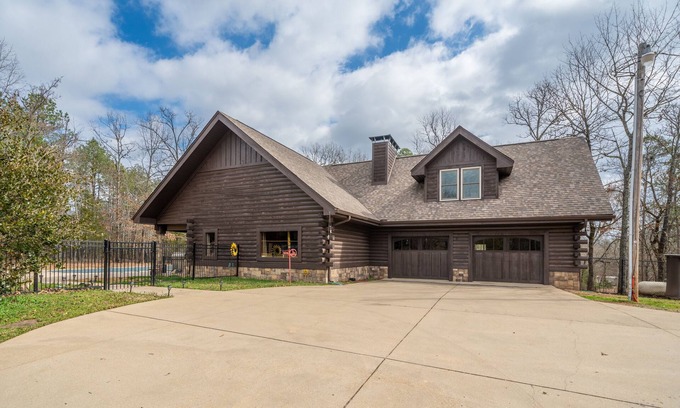 Royal House | Attention! Oaklawn Race Track & Casino Visitors!