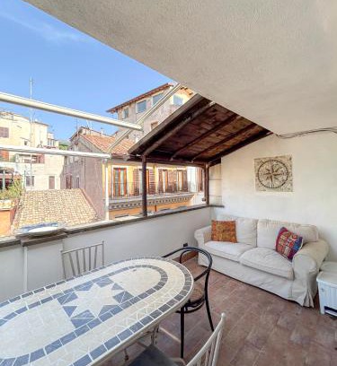 Rione V Ponte Apartment | Attic Castel Sant'Angelo - Pantheon