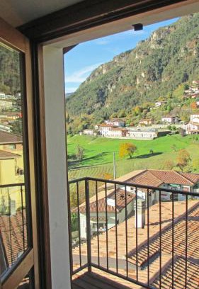 Vesio Apartment | Attico Florian Vesio by Gardadomusmea