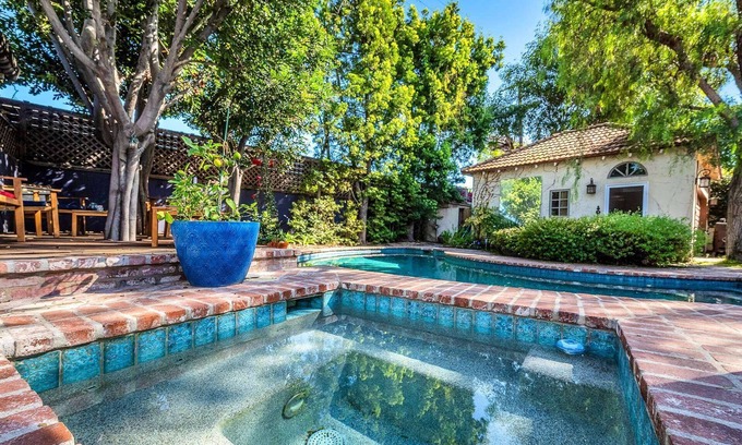 Mid City House | Attn World Series! Villa Victoria Guesthouse LaFayette Sq