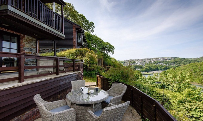 Looe House | Attractive house with lovely views