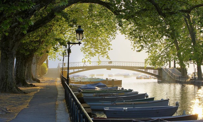 Annecy Old Town Apartment | atypical charming apartment of 55 m2 in the heart of the old town!