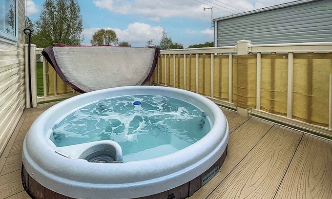 Tattershall Cottage | Au Bords Du lac - UK49028