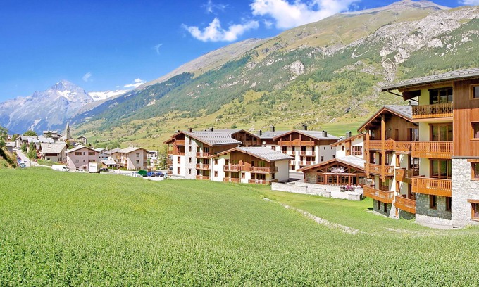 Lanslevillard Condo | Au pied des pistes | T8 pour 16p | Vue imprenable