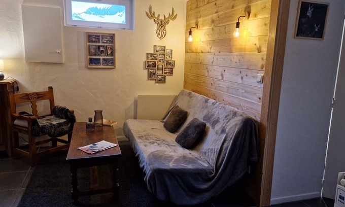 Molines-en-Queyras Apartment | Au son des Clarines Au Cœur du Queyras, Appartement Spacieux et Confortable